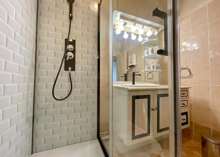 Le Vintage Des Oliviers - Vue Aude Ascenseur Et Parking